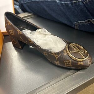 Louis Vuitton ballet flats